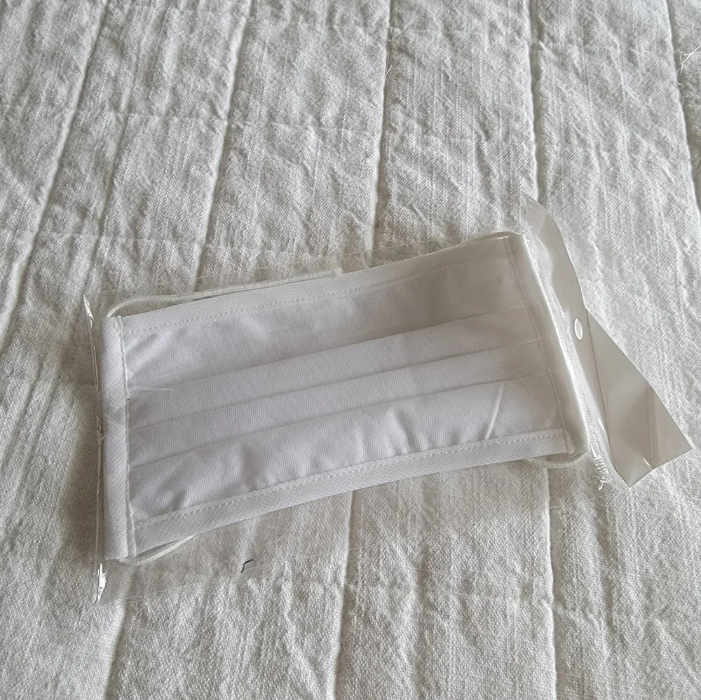 Brand New Wayre Face Mask White OS
